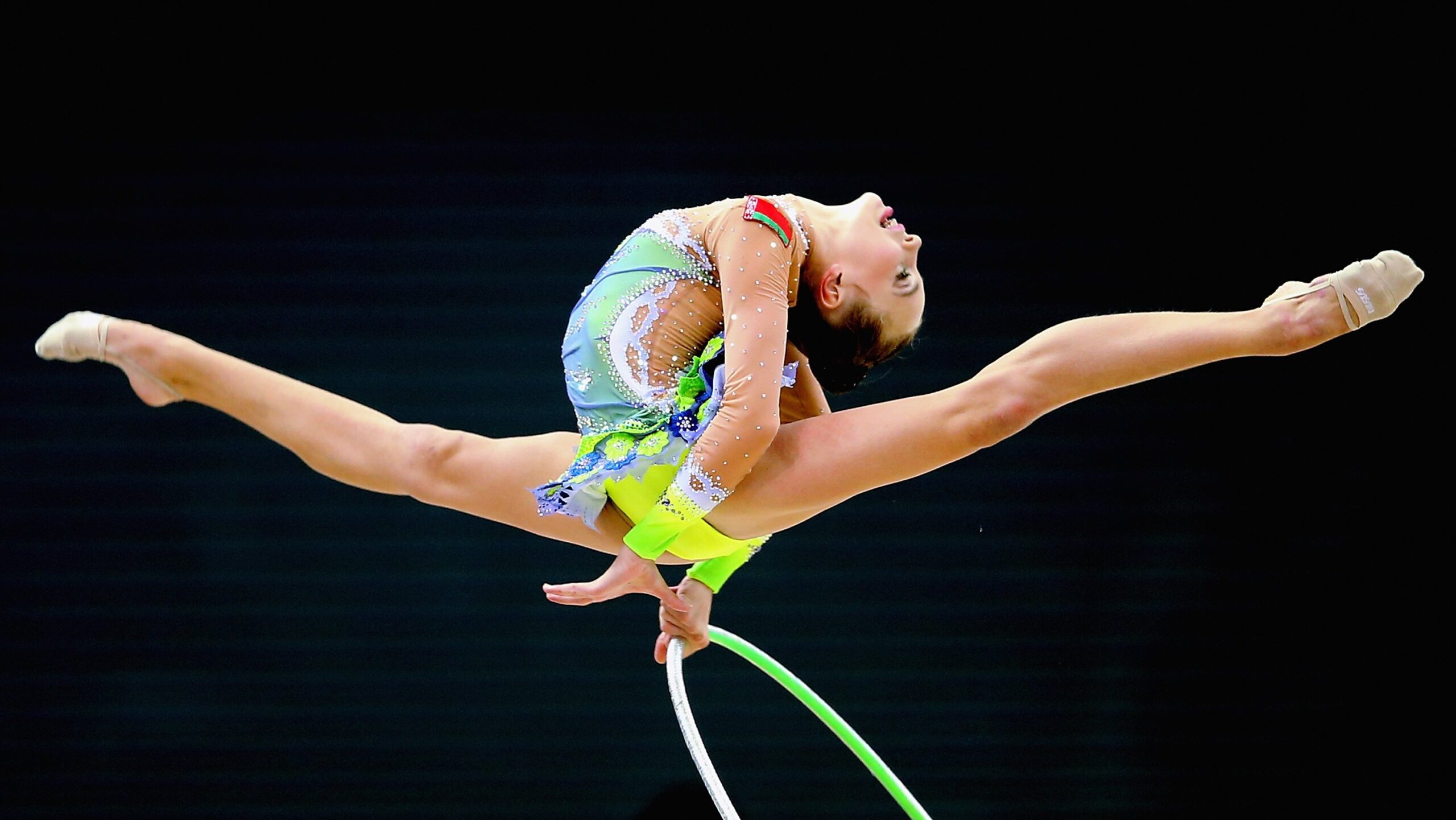 1670528767_39-kartinkin-net-p-khudozhestvennaya-gimnastika-kartinki-oboi-41