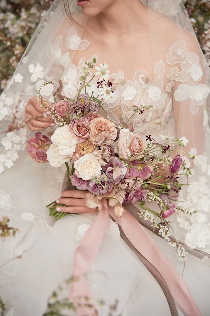 Wedding Floral Trends for 2025 A Fresh Take on Timeless Romance