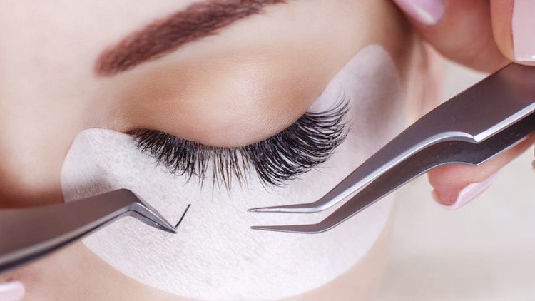 Lash Extension Salon Las Vegas – Volume, Classic & Hybrid Lashes Available at N’Vied Lash