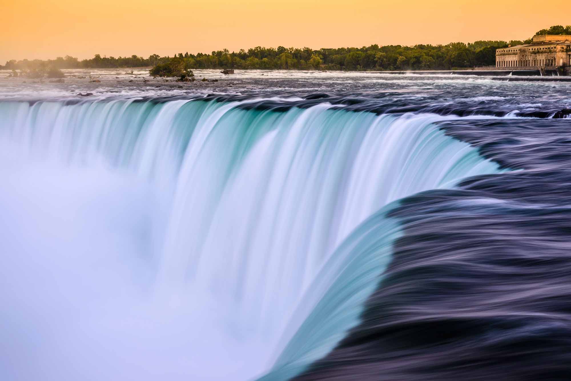 Insider Secrets: How to Choose the Best Niagara Falls Tour Packages
