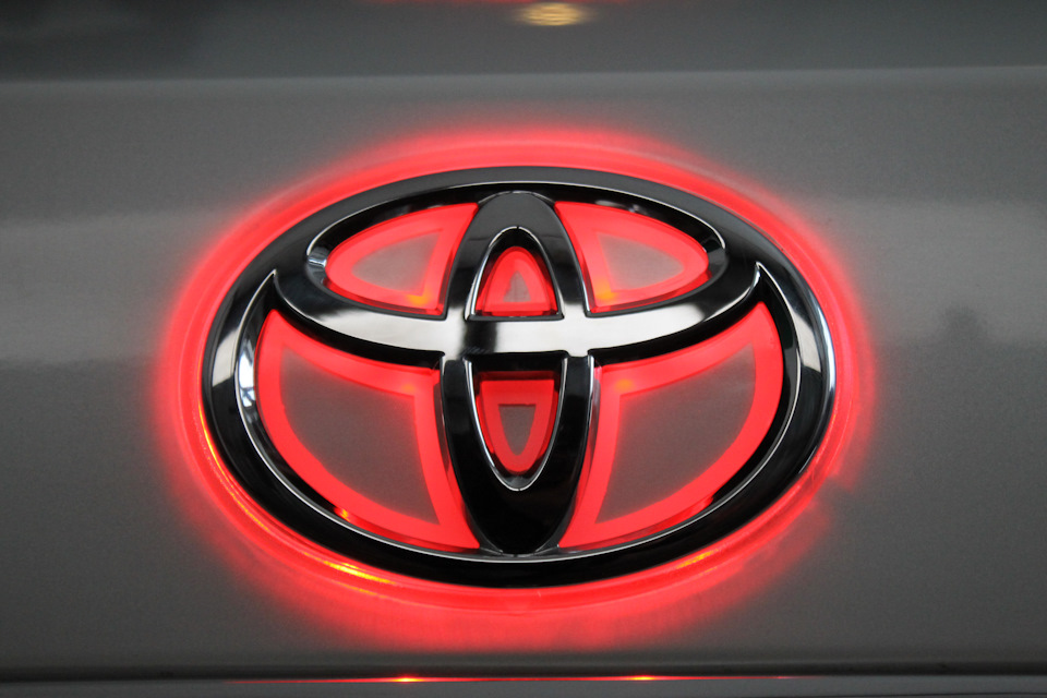 Experience Esprit: The Premier Toyota Showroom in South Delhi