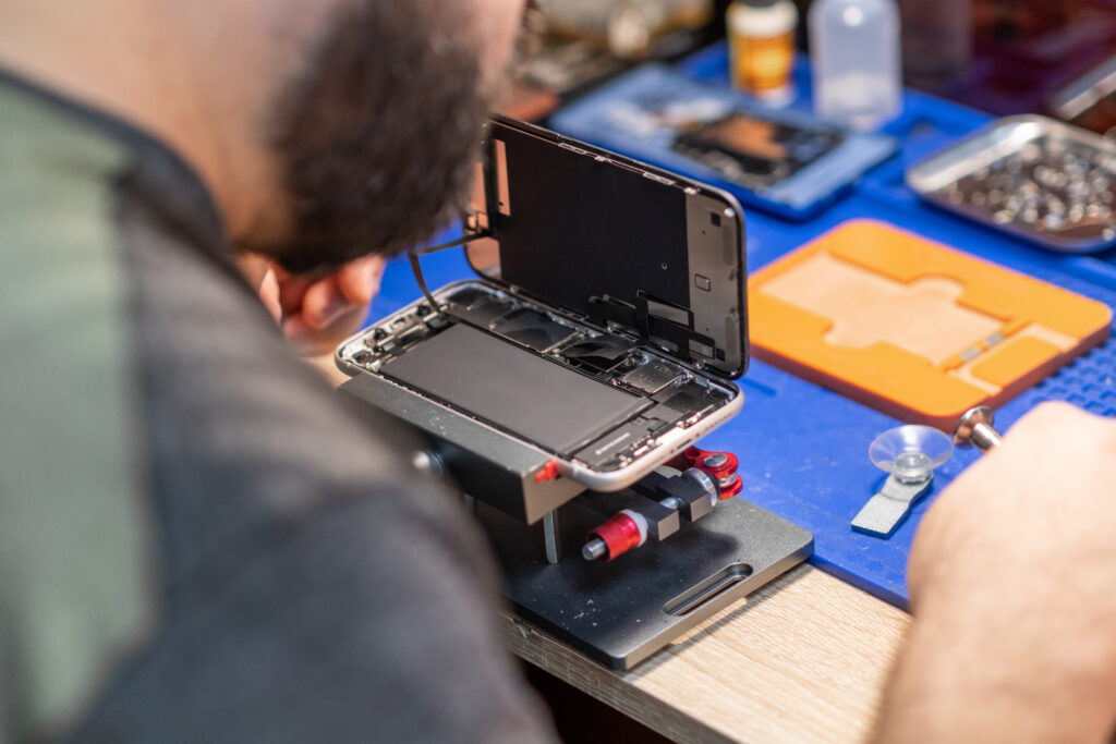iPhone Repair in Lagrange