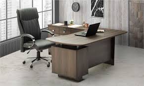 The features and benefits of an office executive table 