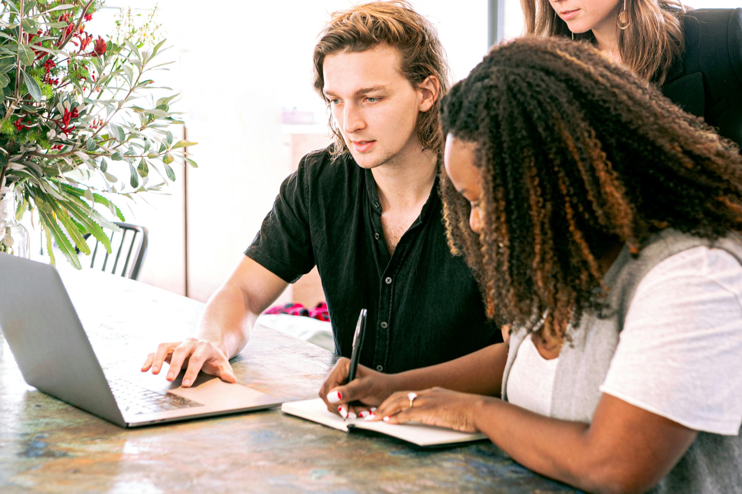 Restaurant website design services: 5 essential pages of a restaurant’s website