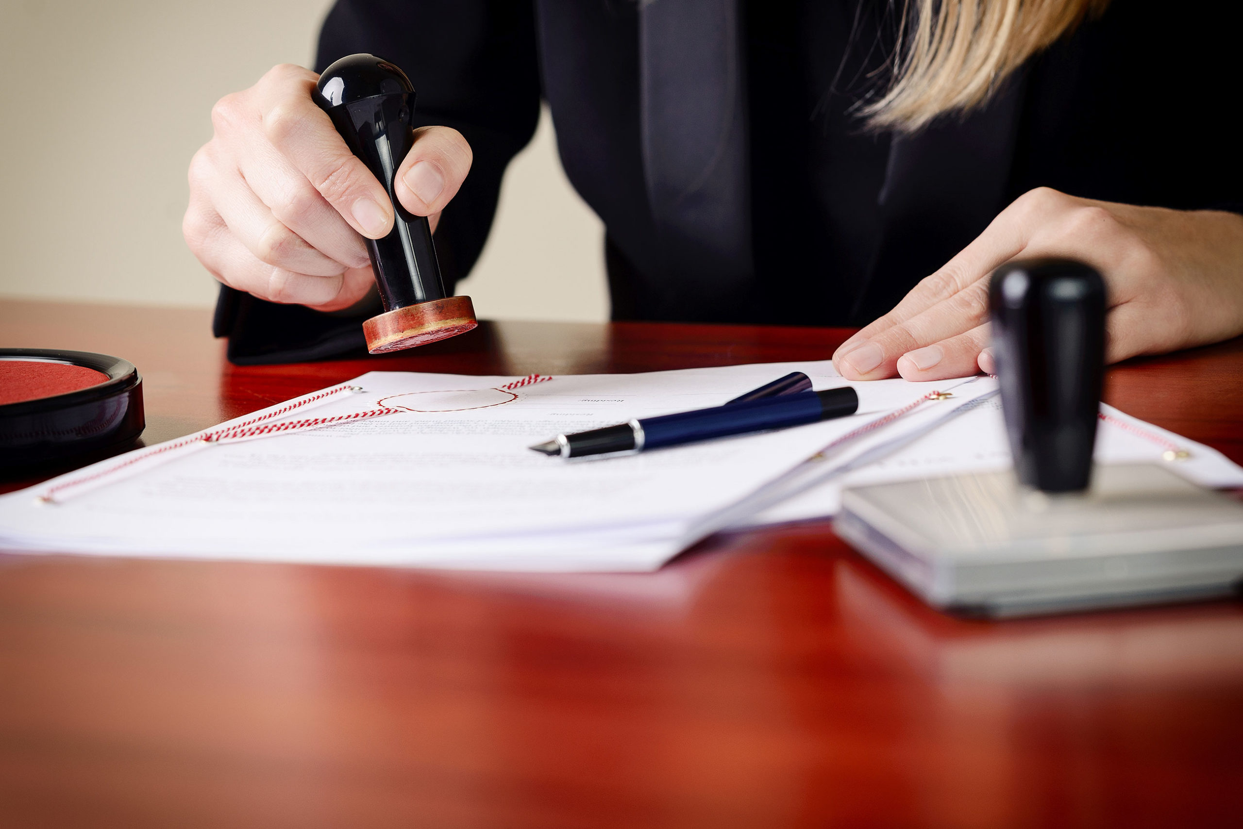 top-benefits-of-hiring-a-local-notary-in-surrey