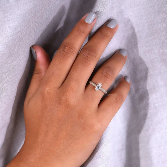 Discover stunning engagement rings for couples. Explore diam