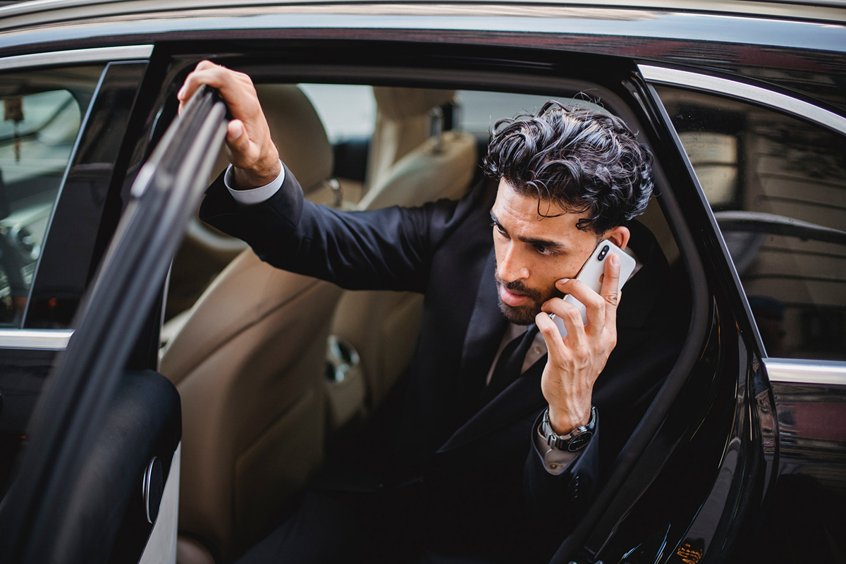 Luxury Transportation Service in Rogers Park AK