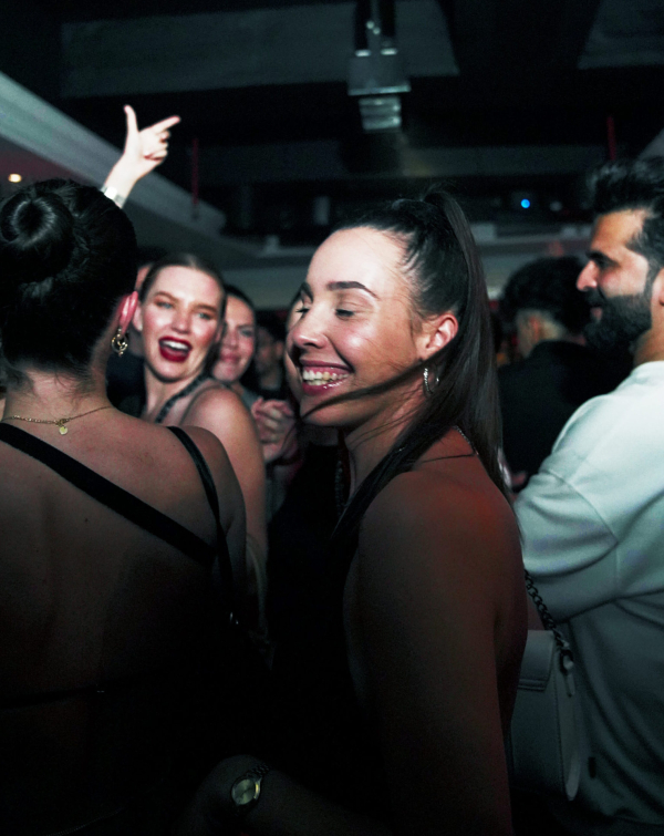 Sip, Sparkle & Socialize: Your Ultimate Guide to Ladies Night in Dubai