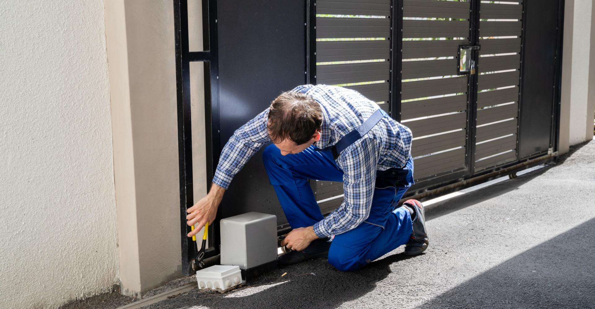 Gate Repair Services in Sherman Oaks 1
