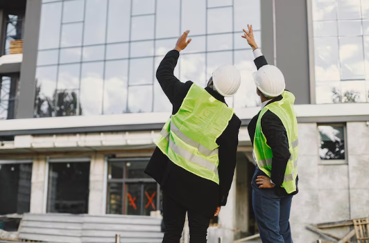 Choosing the Right Professionals: A Guide to Commercial Building Contractors and the Best Roofing Contractor