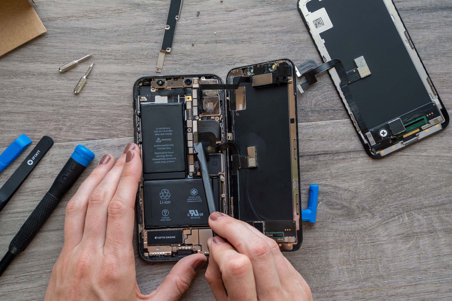Screen Repair in Lagrange