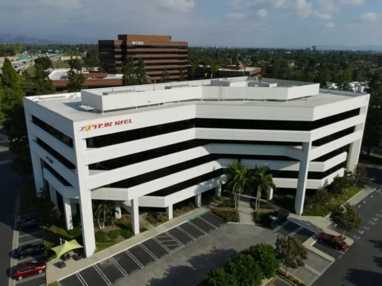 Precision and Versatility: The Power of Vinyl Lettering in Orange County