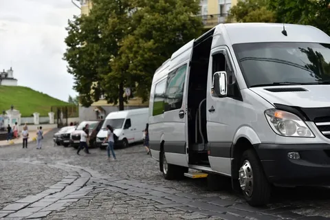 Minibus Hire UK: Linked with Bath Coach Station