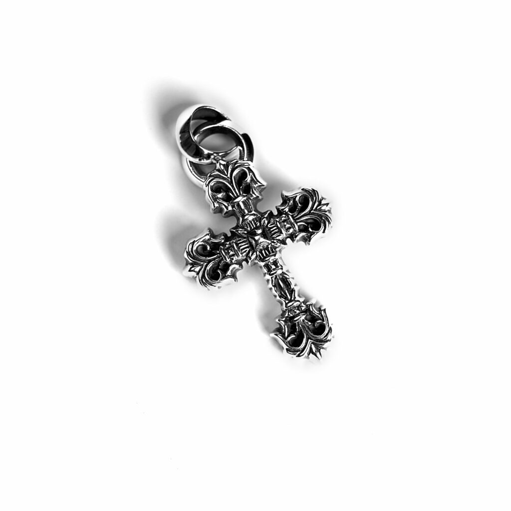 u12957-Chrome-Hearts-Filigree-Cross-Charm-Pendant2