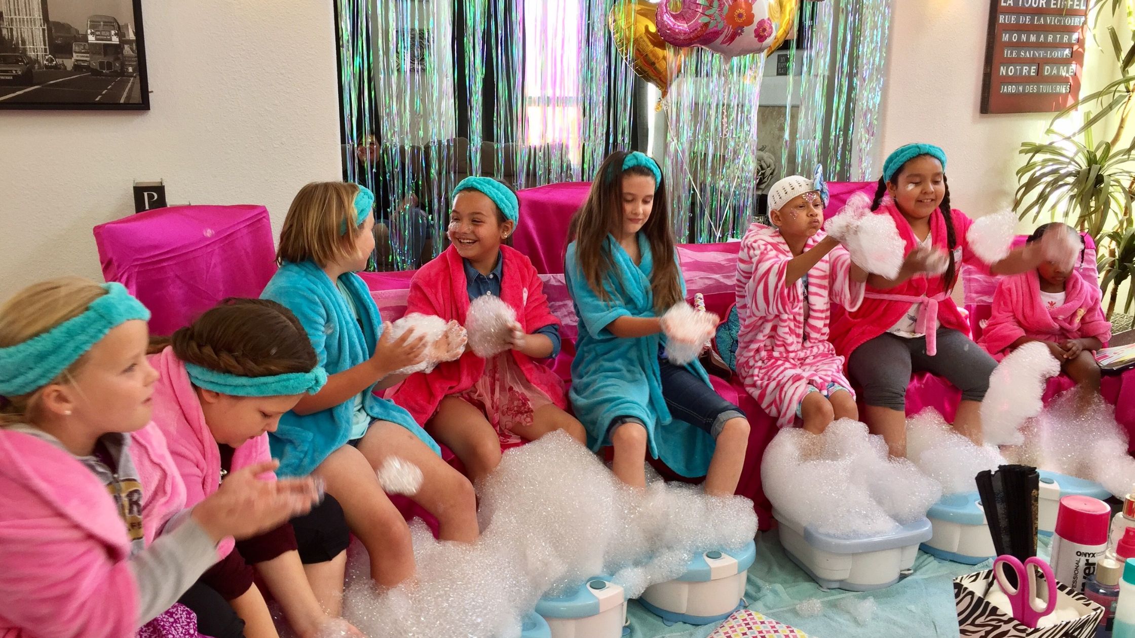 Make Your Child’s Day Sparkle with a Nail Salon for a Kids’ Birthday Party