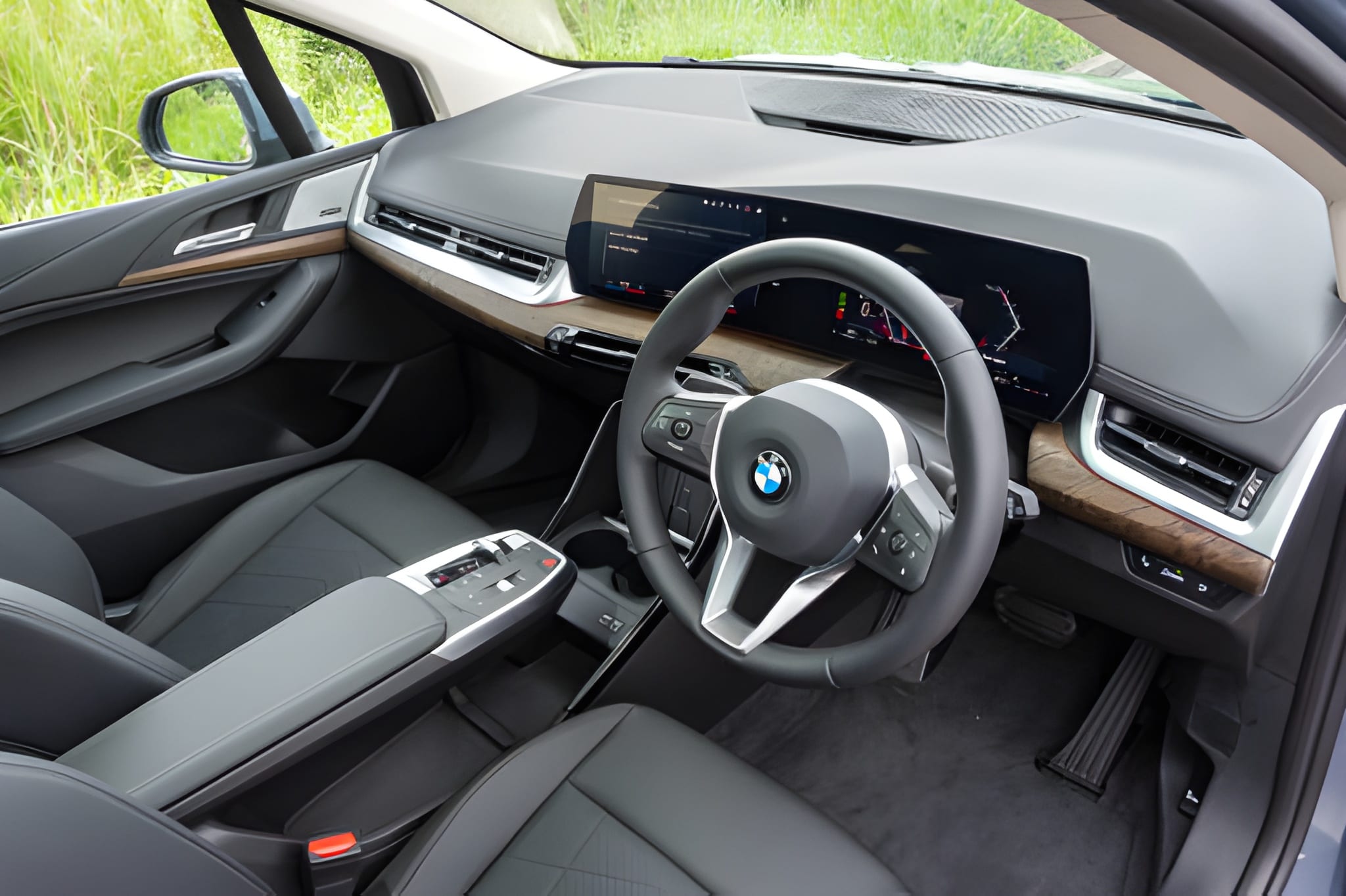 BMW CarPlay: Top Features & Why It’s a Must for iPhone Users