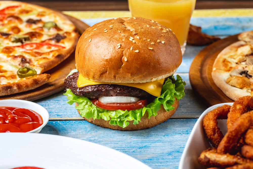 The Ultimate Guide to Pizza and Burgers in Bahria Town Lahore for Weekend Treats