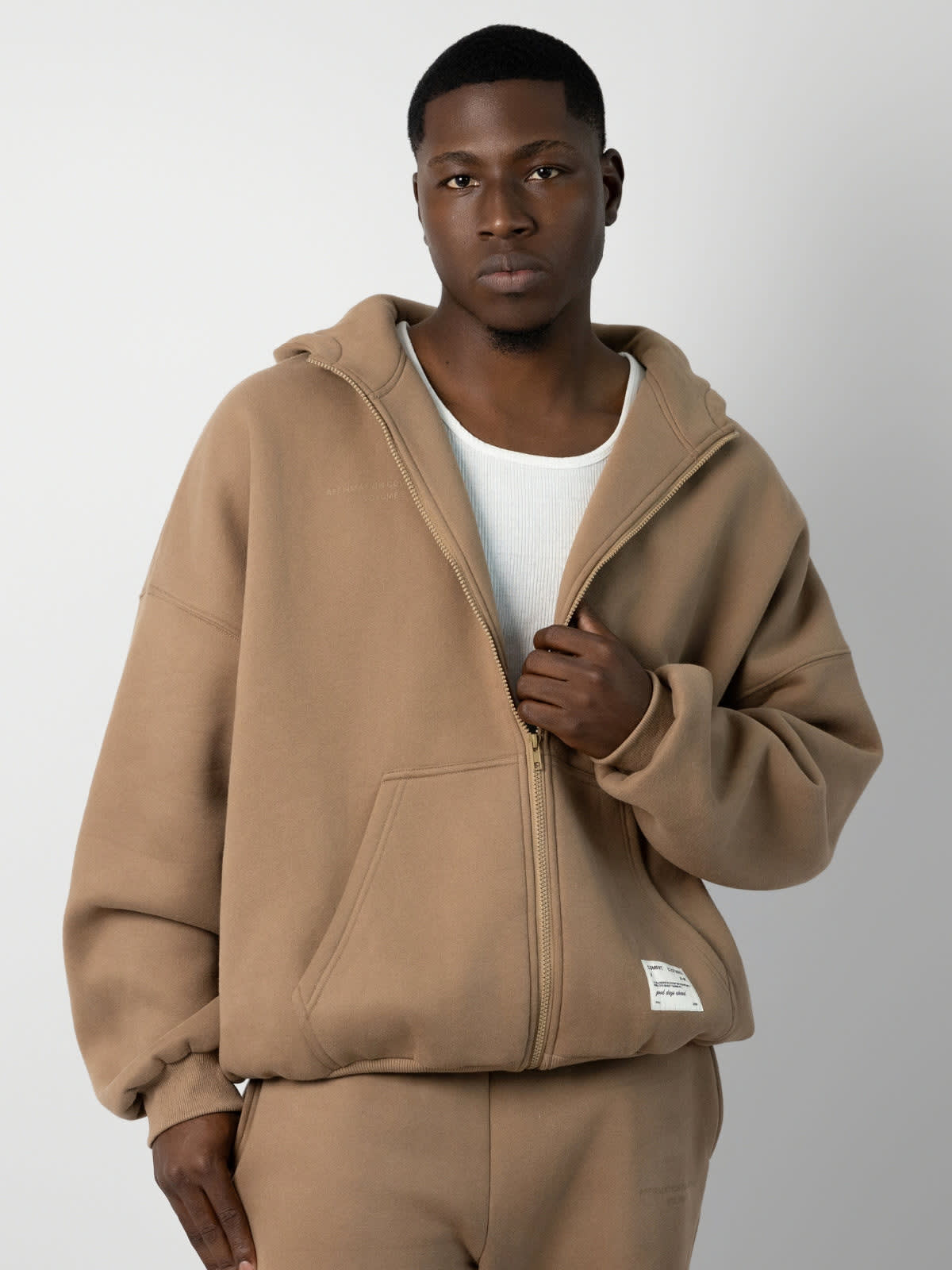 Comfrt Clothing Combines Quality and Simple Style