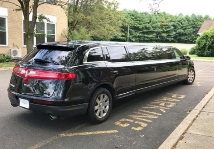 Airport Limo Service Philadelphia – Luxury Travel by Peters Transit