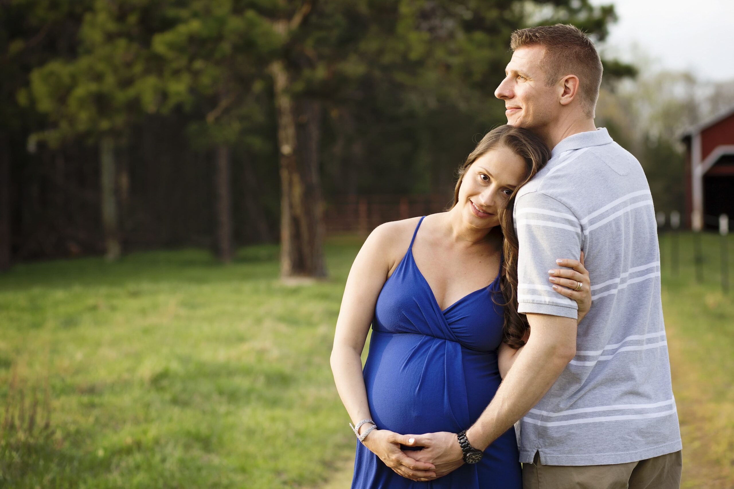A Maternity Photoshoot for Expecting Couples Who Want Real Moments, Not Forced Smiles
