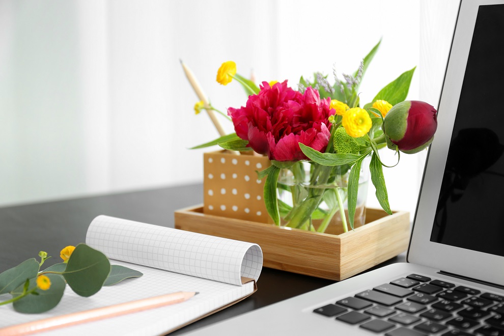 DIY: Setting Up a Functional and Inspiring Flower Arranging Workspace
