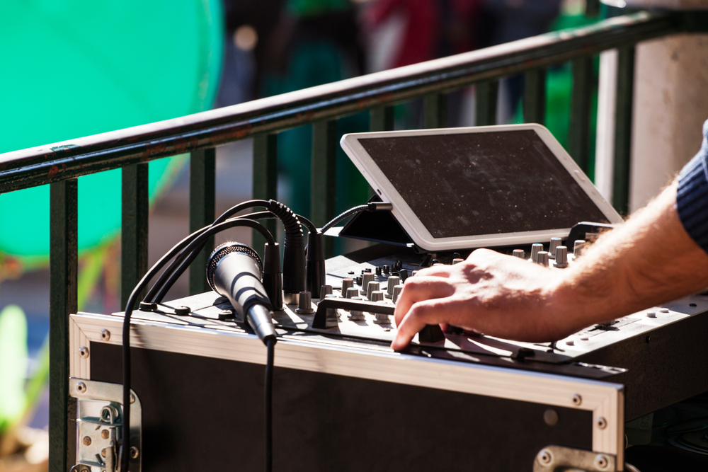 How Wedding DJs in Napa Valley Use Micro-Moments to Elevate Luxury Wedding Experiences