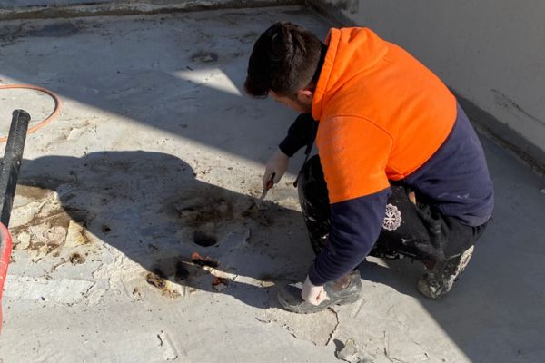 Effective Methods for Removing Old Paint in Basement Spaces