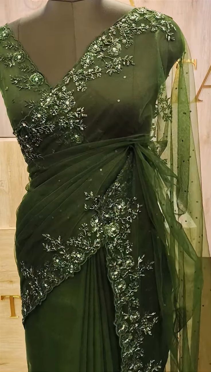 Green Net Saree: Graceful Glamour and Modern Elegance with Gulbhahar