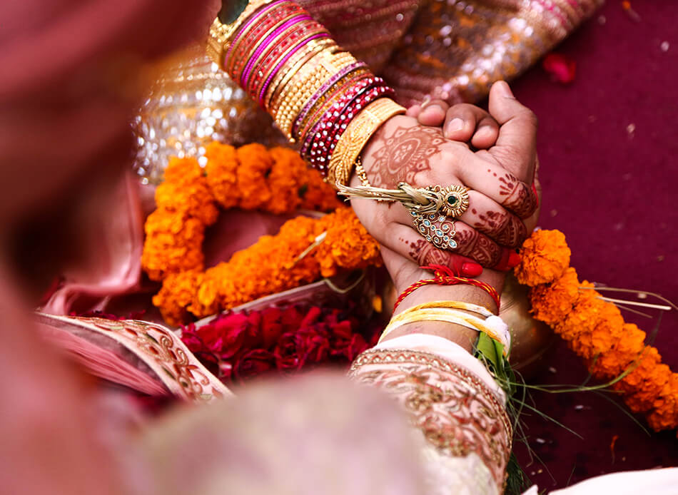 How Hindu Matrimonial Services Help Indians Abroad Stay Connected to Tradition