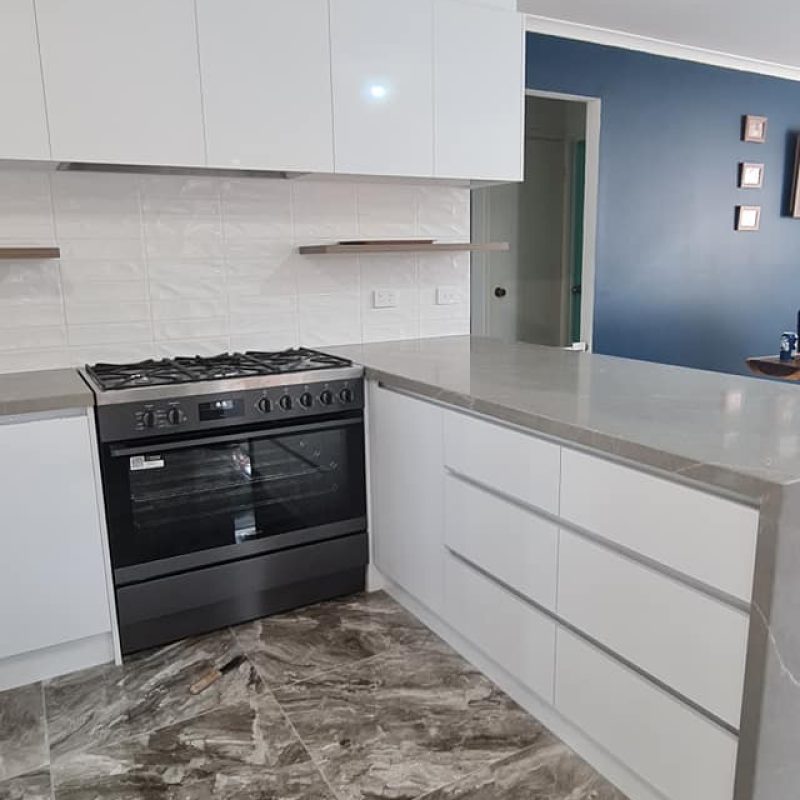 Kitchen-Renovations-04-r6gr4v63yu9vz99k06vehbo8z8sjflo0btf0lumla8