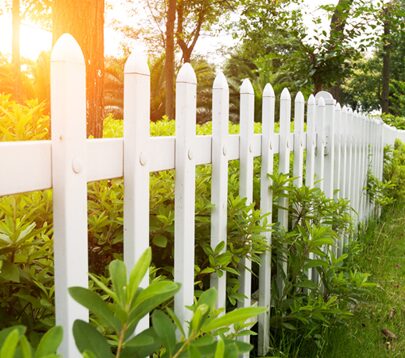How to Maintain Wood Fencing for Long-Lasting Beauty
