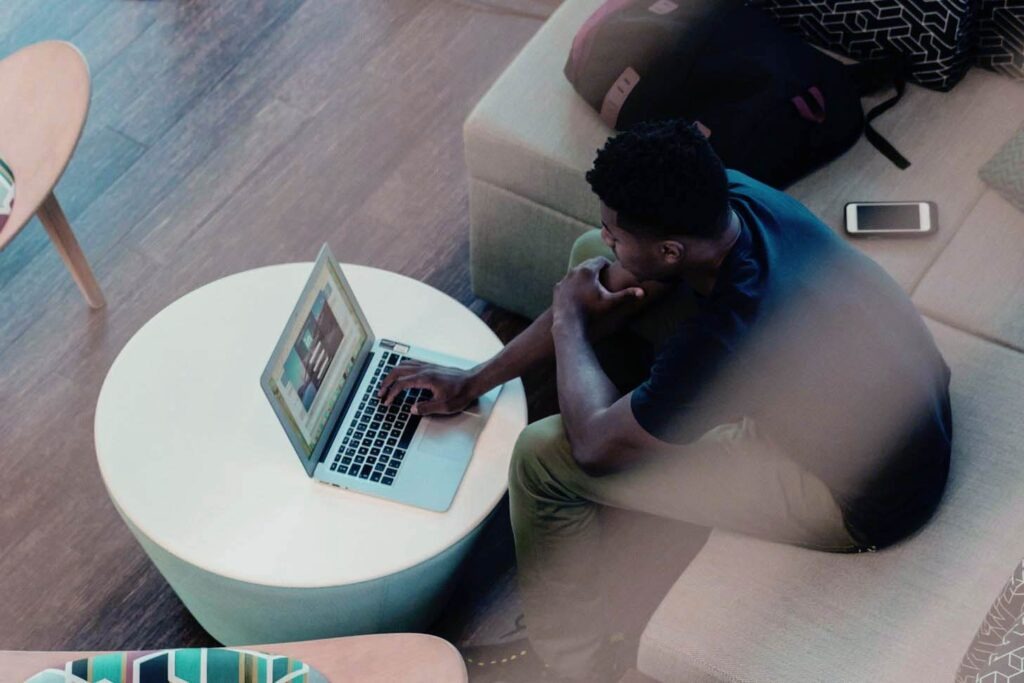 imgi_13_linkedin-sales-solutions-u3hmzw5U-SI-unsplash-1024x683-1