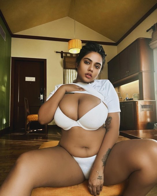 Meet the most sought-after high profile call girl in kochi today