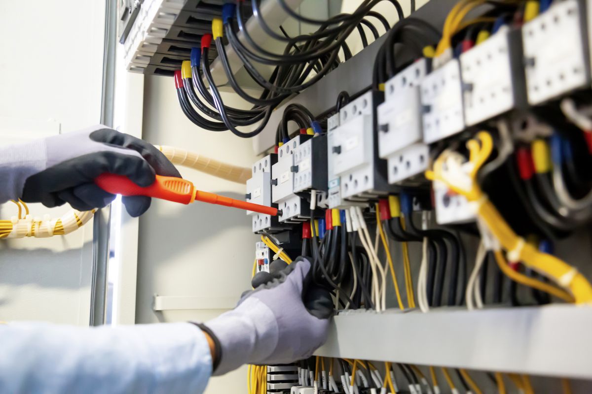 What Are the Most Common Electrical Issues Homeowners Face?