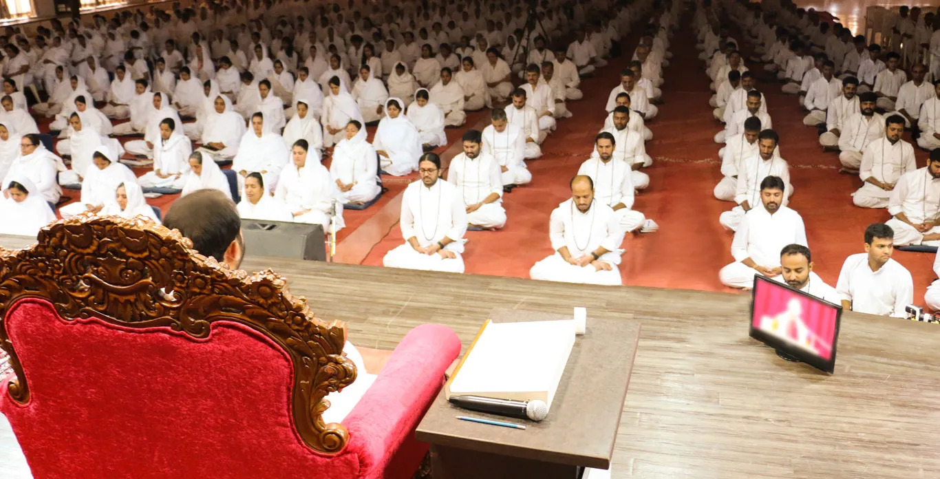 Cultivating Inner Balance Through Daily Meditation: Learnings from Pujya Gurudevshri Rakeshji