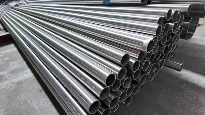 Stainless Steel Pipes: Applications, Types & Their Uses