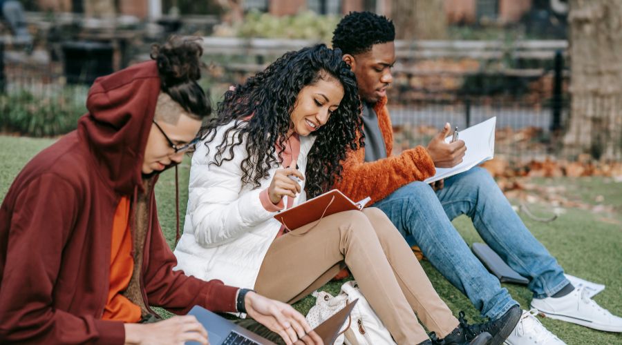 Abroad-2025-11-29T163448.707