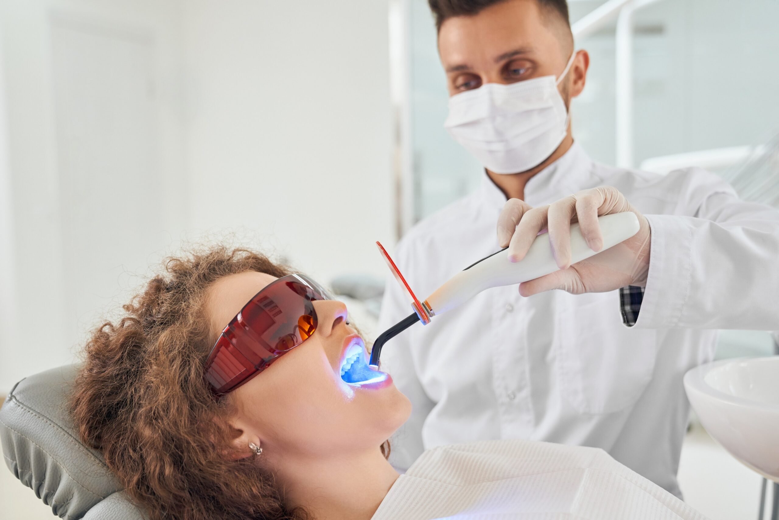 7 Things You Must Know Before Getting Laser Teeth Whitening