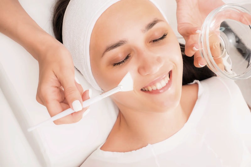 How Should You Prepare for a Glycolic Peel Treatment?