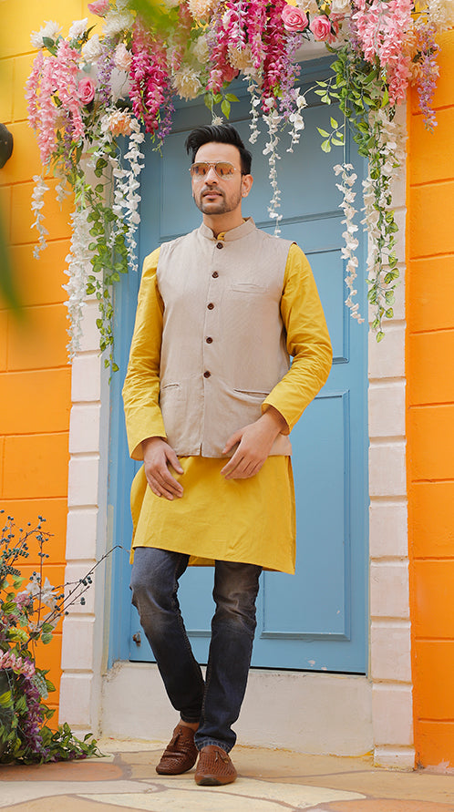 Why Handloom Clothes Are Gaining Popularity Among Conscious Indian Buyers