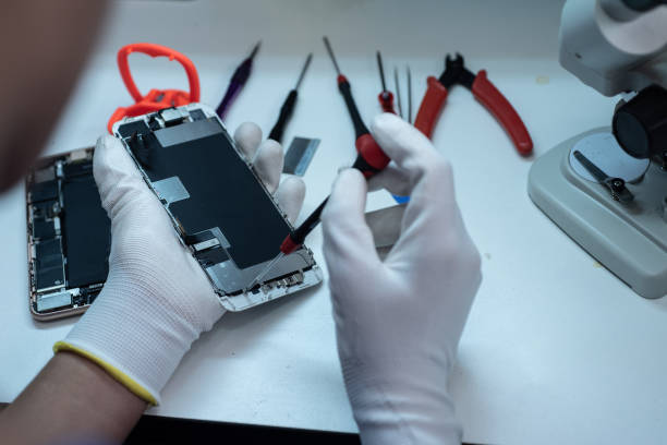 Trusted Mobile Repair in Putney by Electronic Base