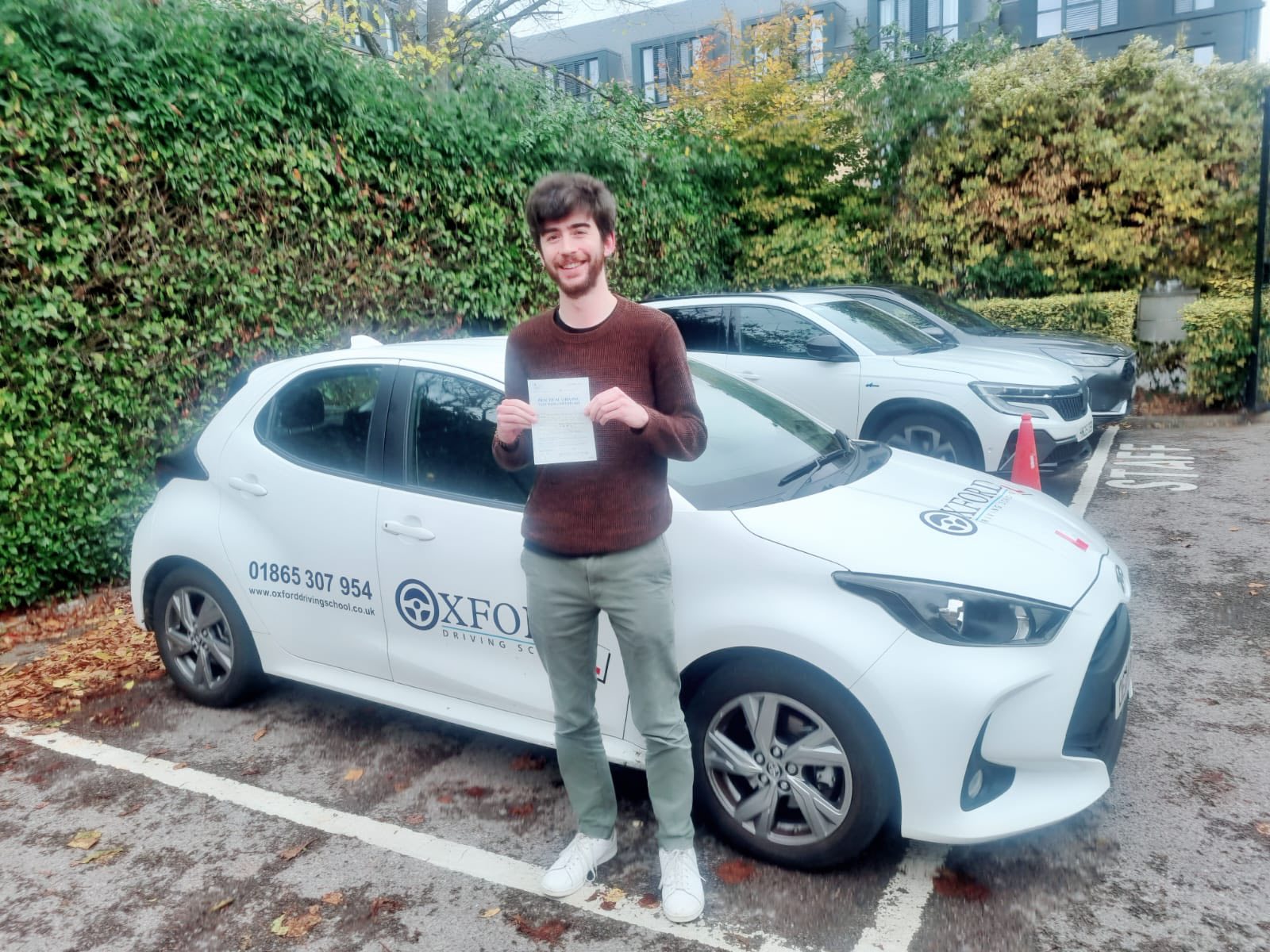 Mastering the Road: The Benefits of Manual Driving Lessons in Oxfordshire