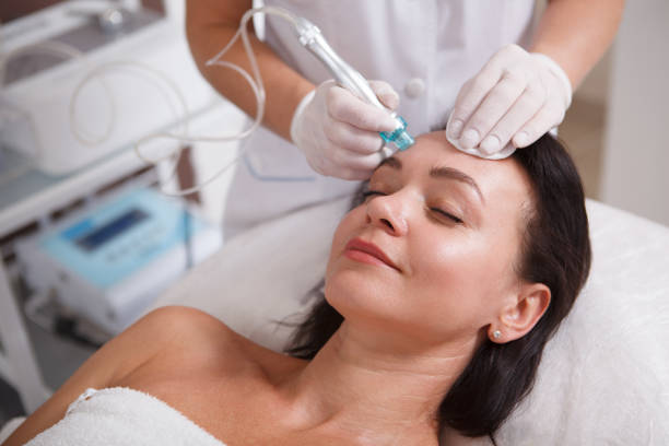 Can HydraFacial in Abu Dhabi Improve Skin Elasticity?