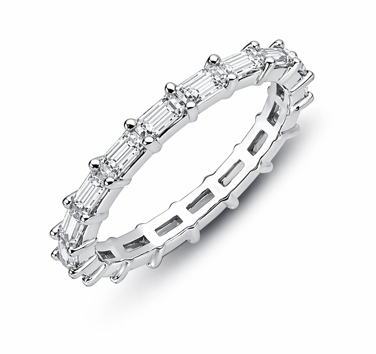 Why a Classic Wedding Band Never Goes Out of Style