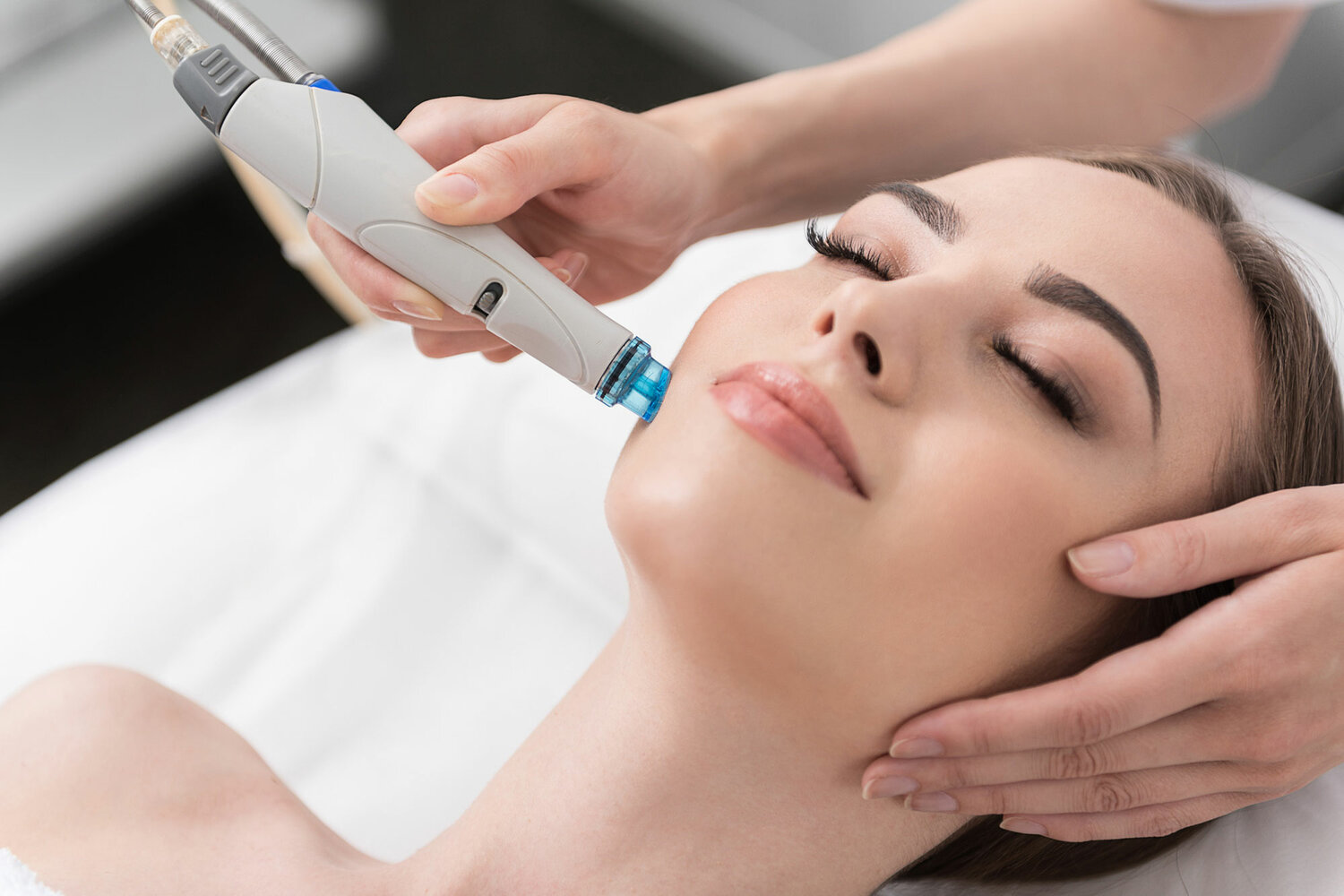 How Does HydraFacial Reduce Skin Congestion Buildup?