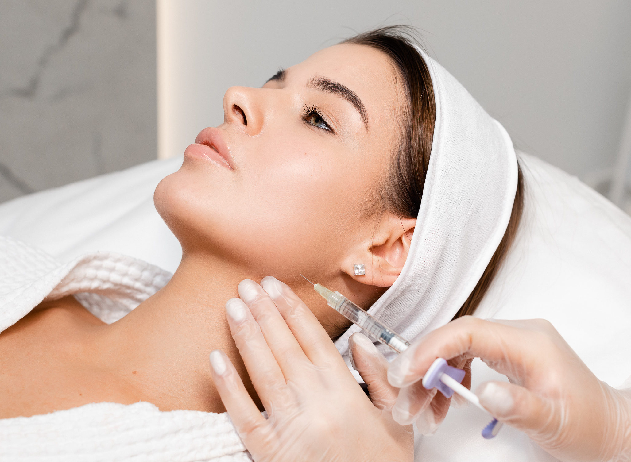 How Does Jawline Contouring Improve Facial Angles?