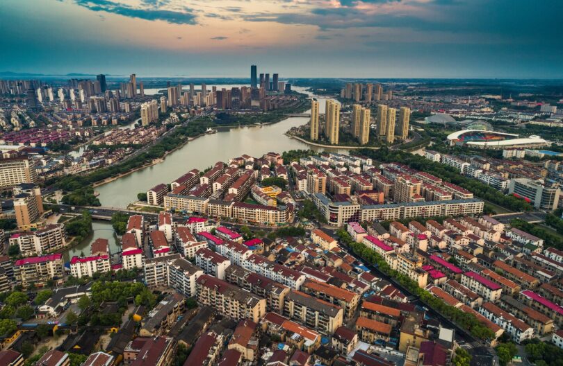 Why Living Near Business Hubs Is Becoming a Top Choice for Home Buyers