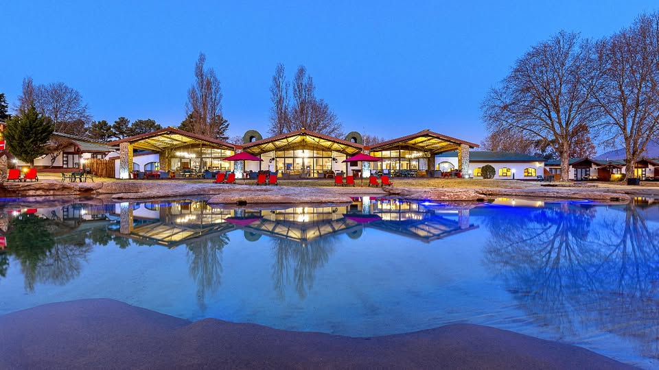 Work Without Walls: How Remote Working While Travelling Redefines Freedom