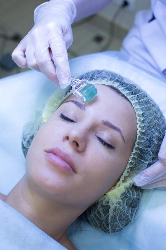 How Does Microneedling Improve Skin Aging and Elasticity?