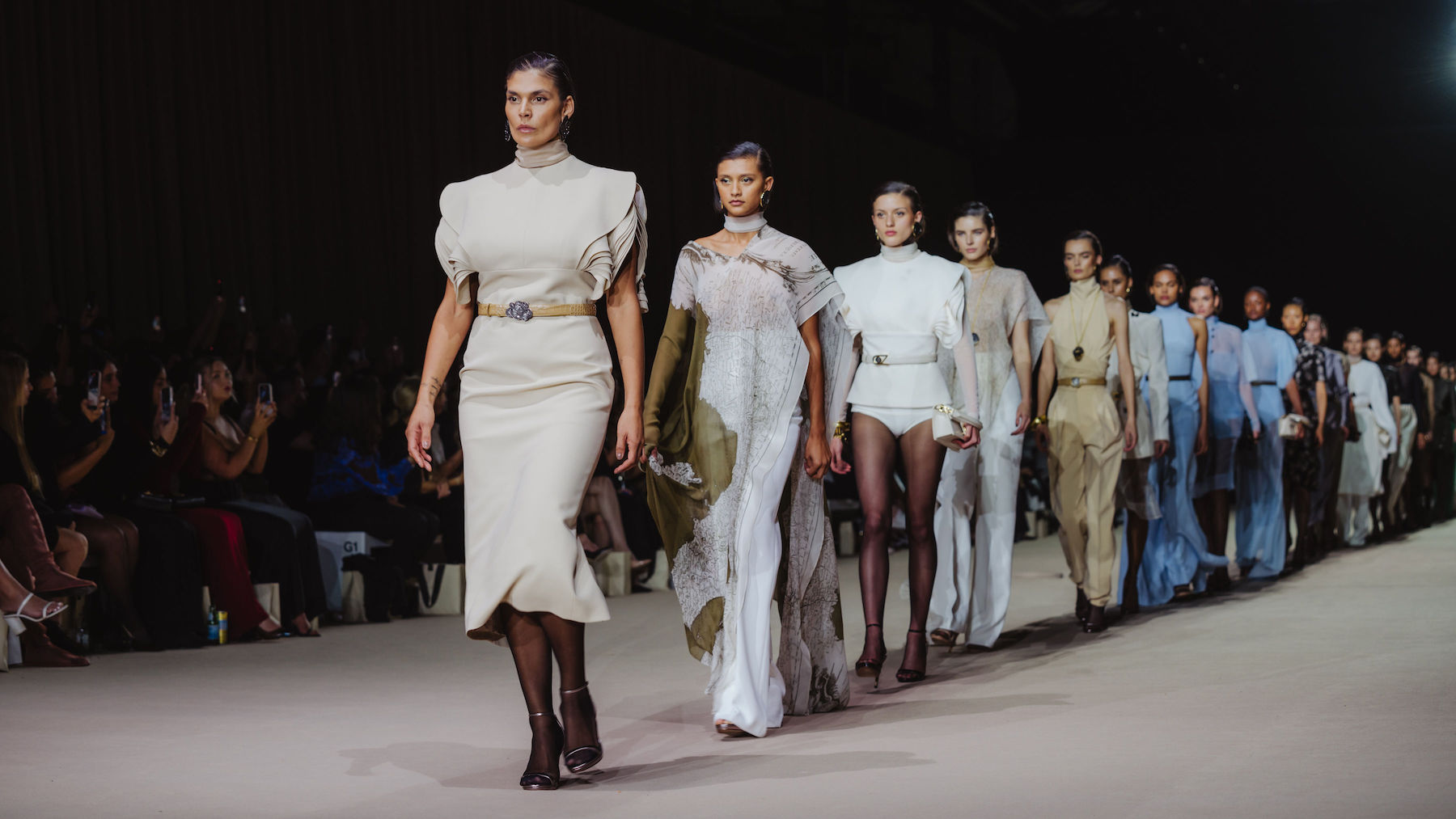 Modern Fashion Clothing for All Seasons: A Complete Guide to Year-Round Style